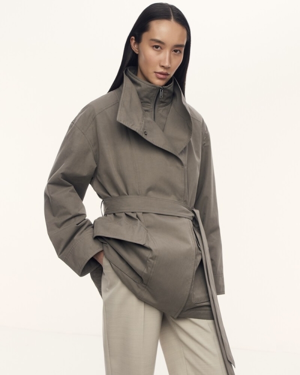 Светлая верхняя одежда на весну 2026: 30+