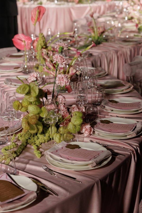 Интервью с невестой о свадьбе с игривой