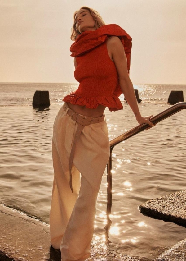 Роузи Хантингтон-Уайтли дала редкое интервью о жизни