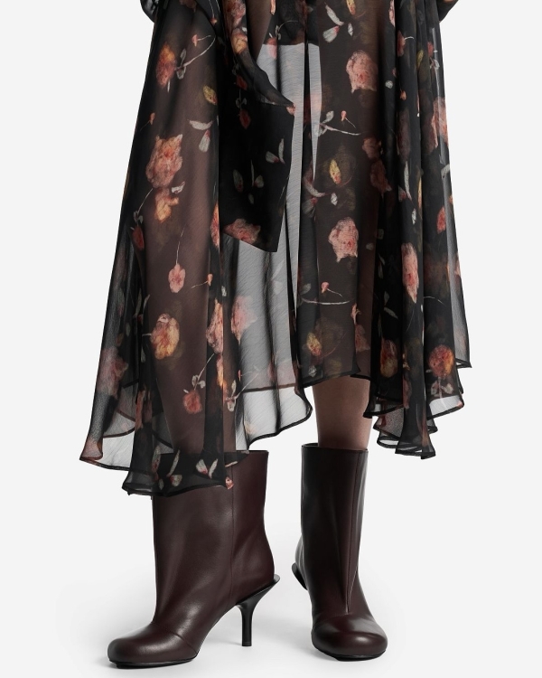 Замшевая, в стиле джаза и бордовая. Какую