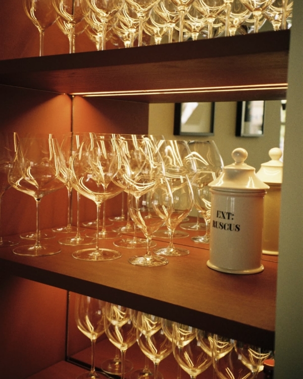 Где устроить соло-ужин в Москве: рестораны для