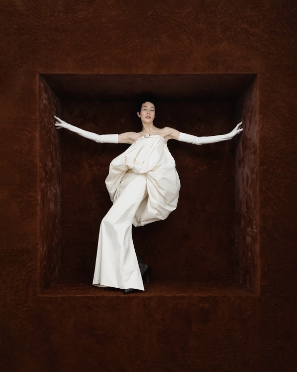 С кем лучше выбирать свадебное платье —