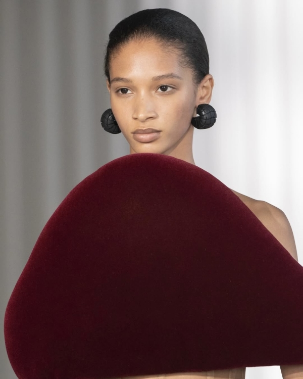 Какие тренды взять для свадебного дресс-кода с