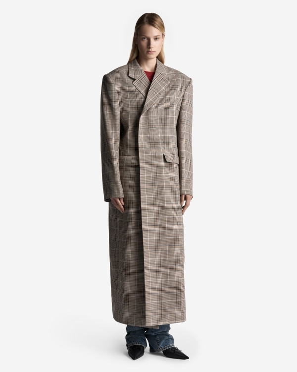 Светлая верхняя одежда на весну 2026: 30+