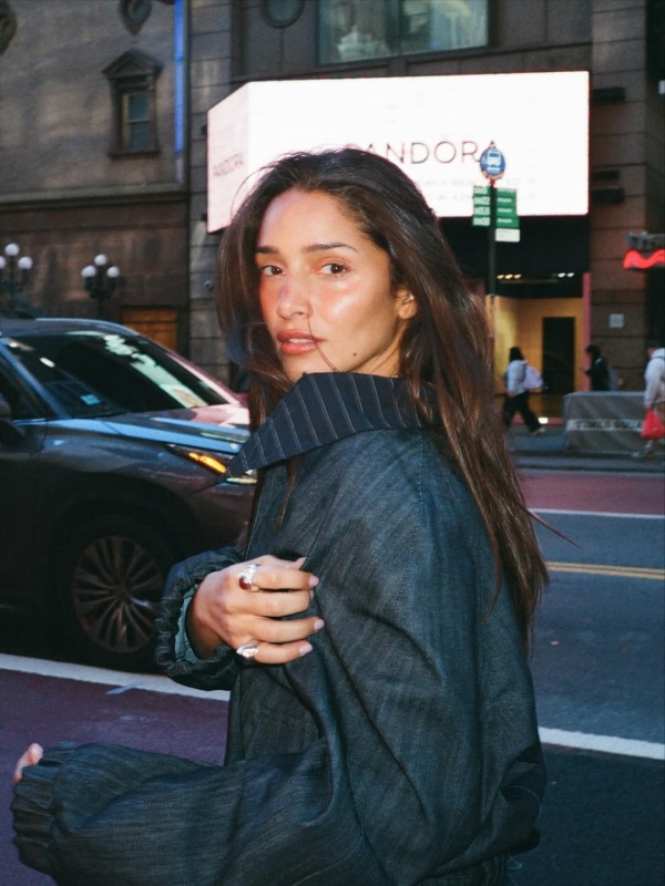 Джо Джонас показал новую девушку