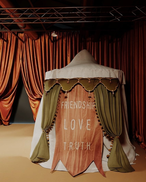 Как арт-дирекшен формирует визуальный язык события? Разбираемся