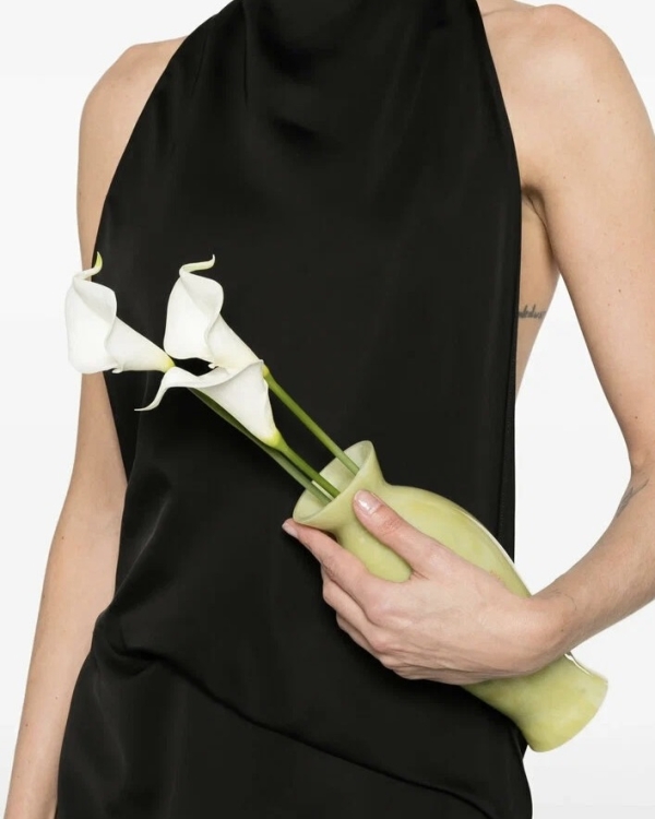 Время распускаться. Как незаезженно использовать тему цветов