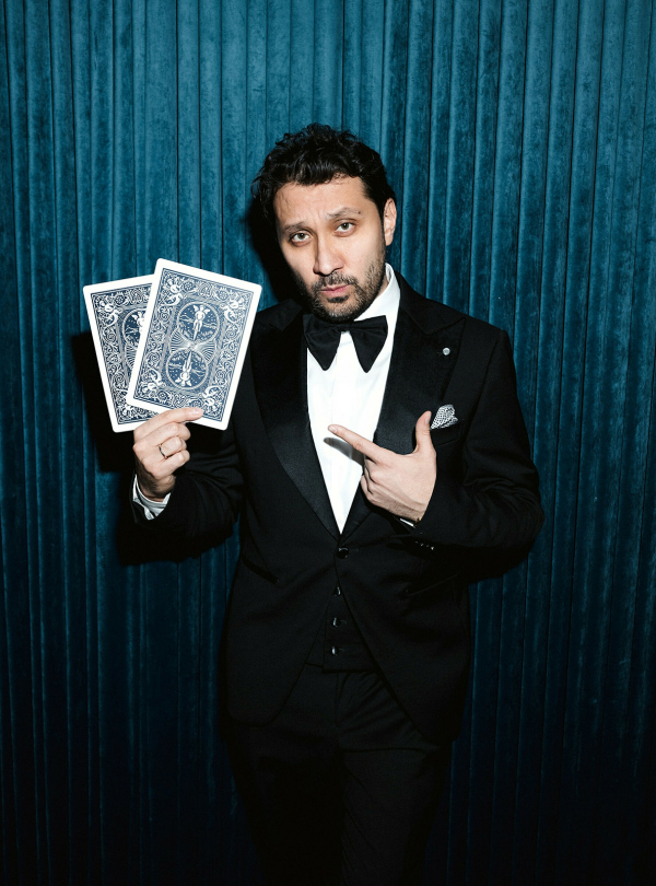 Ведущие Константин Анисимов