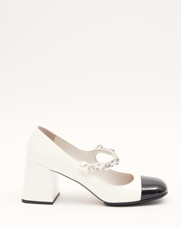 Нашли красивые свадебные туфли, в которых не