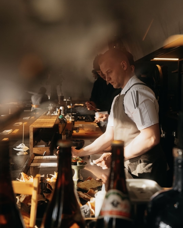 Где устроить соло-ужин в Москве: рестораны для