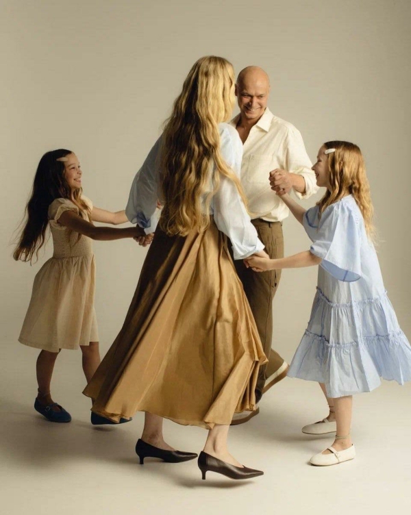 Юра Борисов и Анна Шевчук с дочерьми