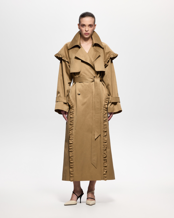 Светлая верхняя одежда на весну 2026: 30+