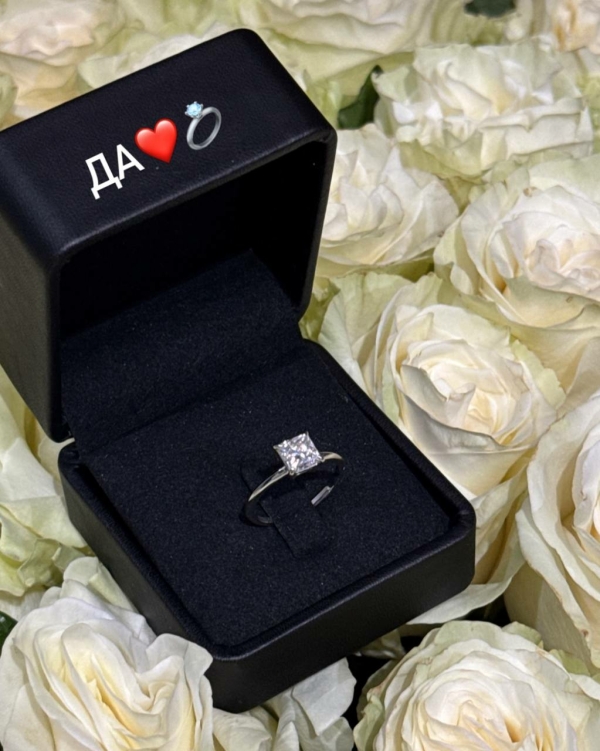 Карина Кросс выходит замуж