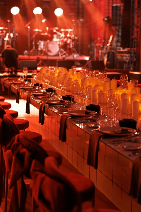 Как арт-дирекшен формирует визуальный язык события? Разбираемся