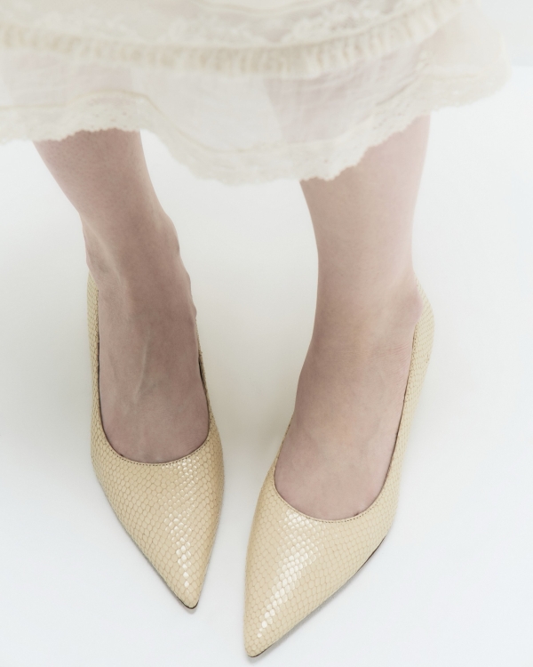 Нашли красивые свадебные туфли, в которых не