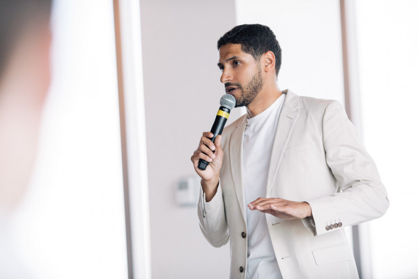 Ведущие Леонид Марголин