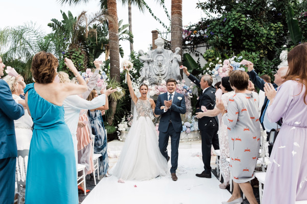 Летняя свадьба в тропическом саду