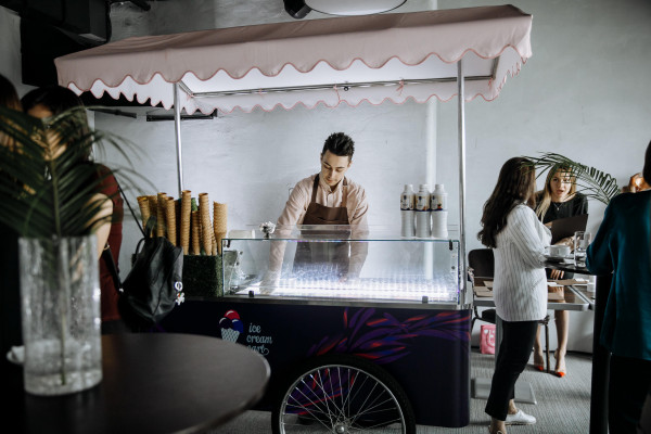 Воскресный бранч для женихов и невест в