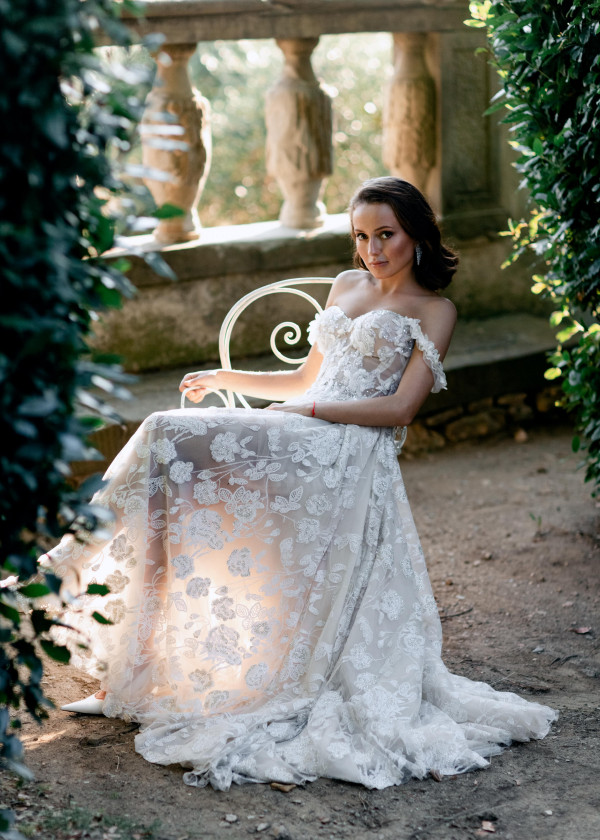 Свадебные прически 2019: тренды и примеры