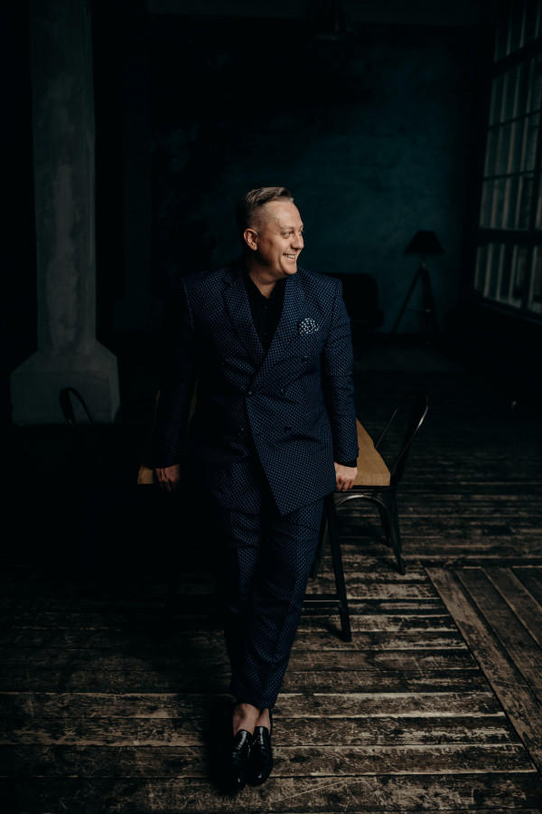 Антон Абучкаев о творческом пути, свадьбах, слезах