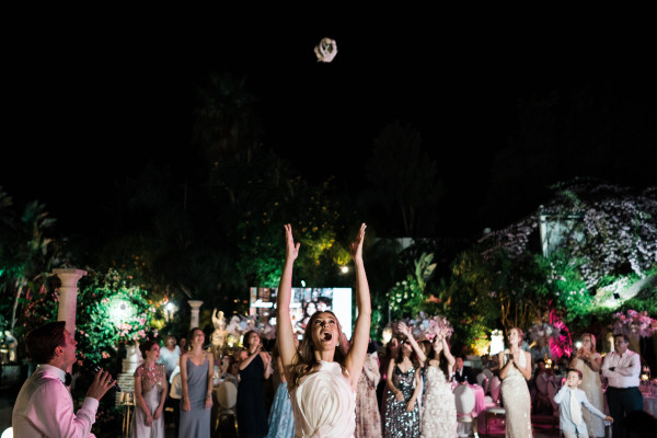 Летняя свадьба в тропическом саду