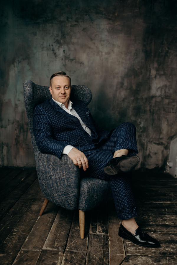 Антон Абучкаев о творческом пути, свадьбах, слезах