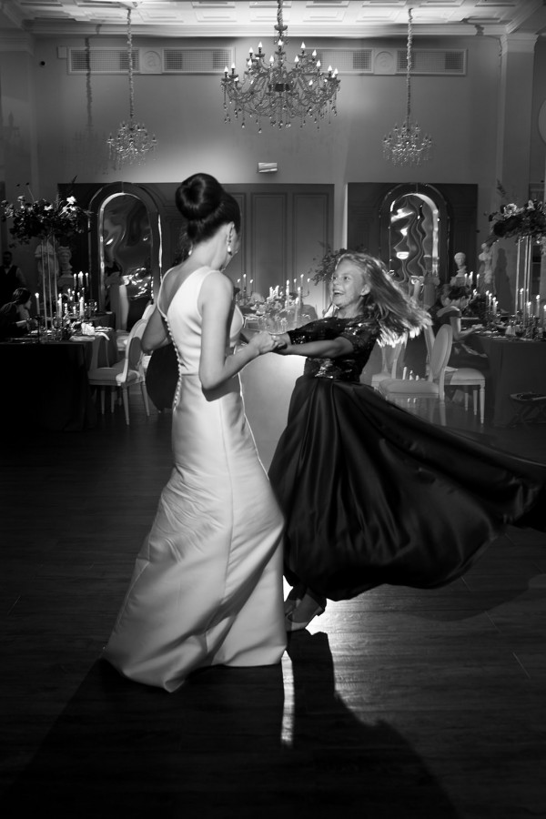 Свадьба в католическом соборе в Москве