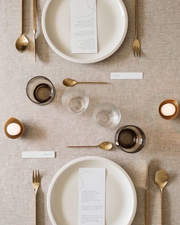 Лаконичная свадебная сервировка для убежденных минималистов