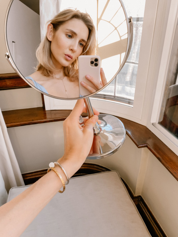 Воздушное платье и солнечный свет — все,