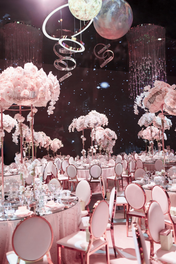 Трендсеттер в масштабном оформлении: история и работы