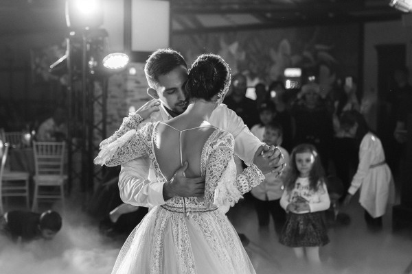 Нежная свадьба с оттенком бохо на берегу