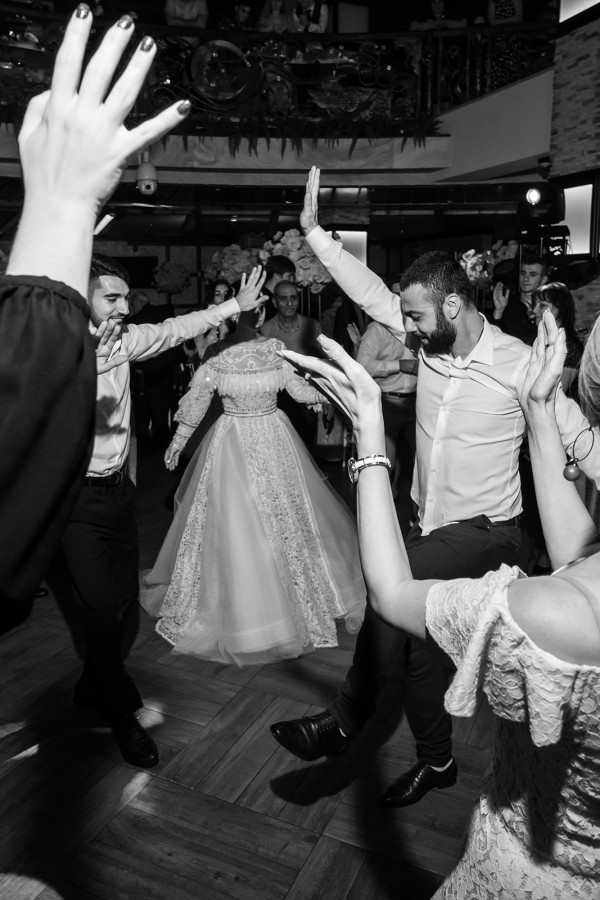 Нежная свадьба с оттенком бохо на берегу