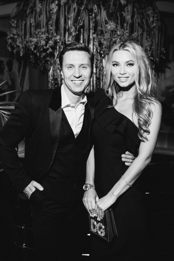 Александр Белов сделал предложение своей девушке на