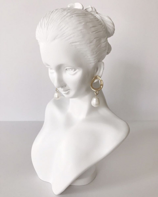 Выбирайте для свадьбы нескучные серьги с жемчугом