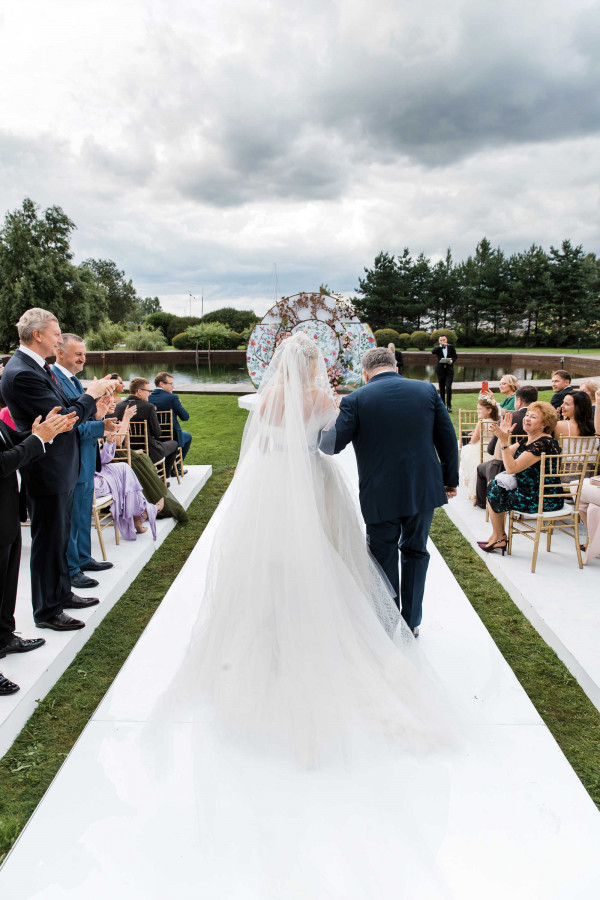 Нежная свадьба в загородном яхт-клубе
