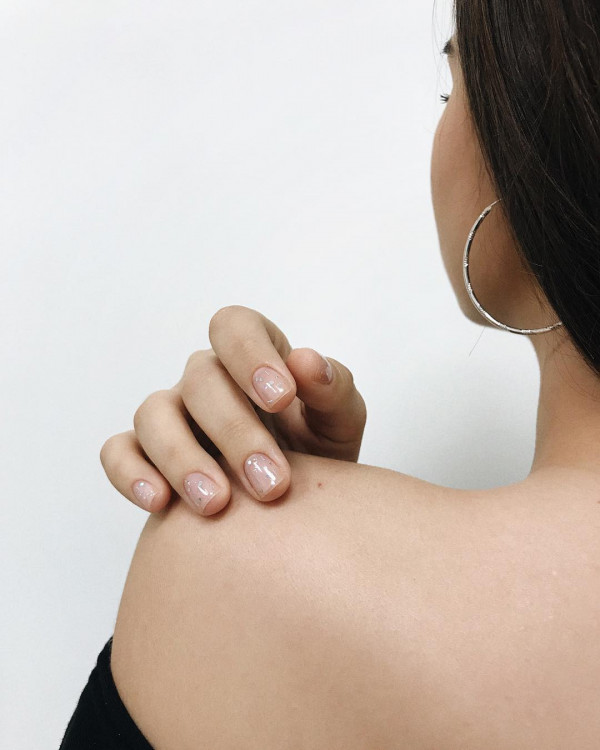 Свадебный маникюр с блестками