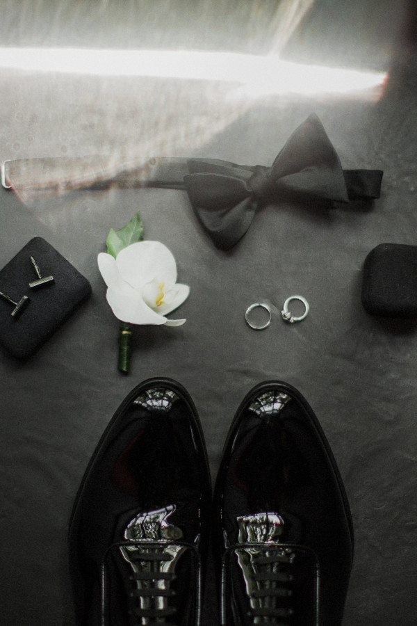 Белоснежная свадьба с церемонией на солнечной террасе