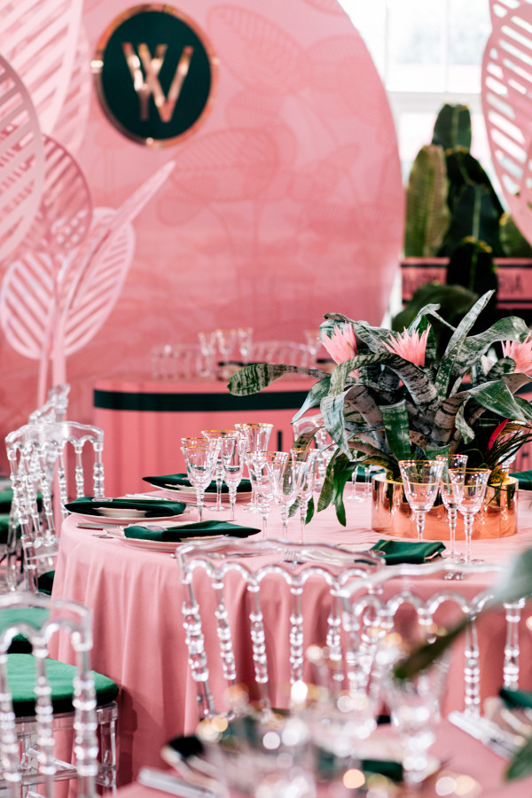 Родители помогают в подготовке к свадьбе. Как