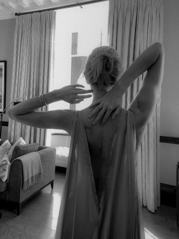 Воздушное платье и солнечный свет — все,