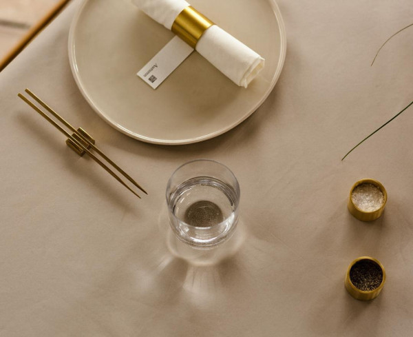 Лаконичная свадебная сервировка для убежденных минималистов