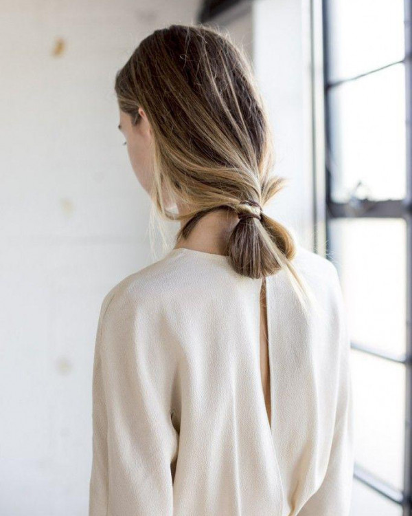 Расслабленный пучок, с которым вы ходите дома