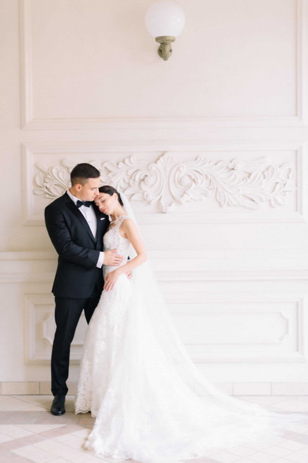 Родители помогают в подготовке к свадьбе. Как