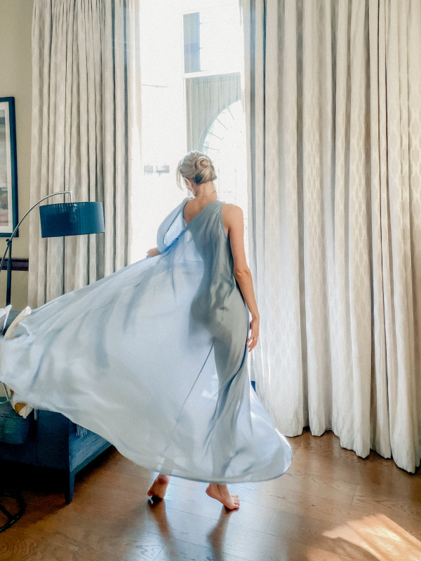 Воздушное платье и солнечный свет — все,