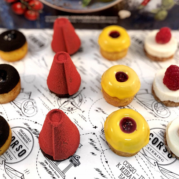 Чем угощать гостей на онлайн-вечеринке? Показываем боксы