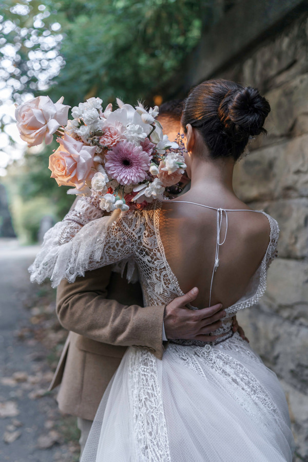 Нежная свадьба с оттенком бохо на берегу