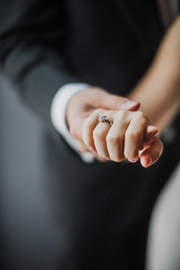 Белоснежная свадьба с церемонией на солнечной террасе