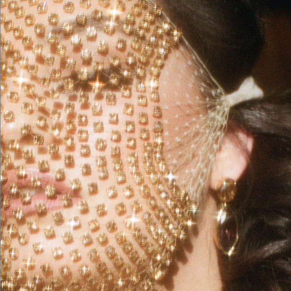 Вещь дня: жемчужная фата Sheridan Tjhung