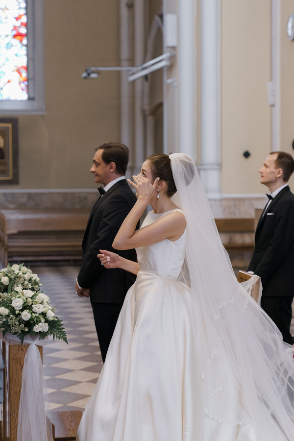 Свадьба в католическом соборе в Москве