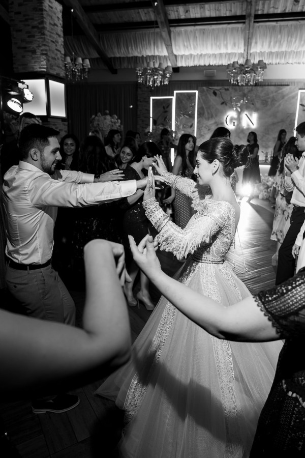 Нежная свадьба с оттенком бохо на берегу