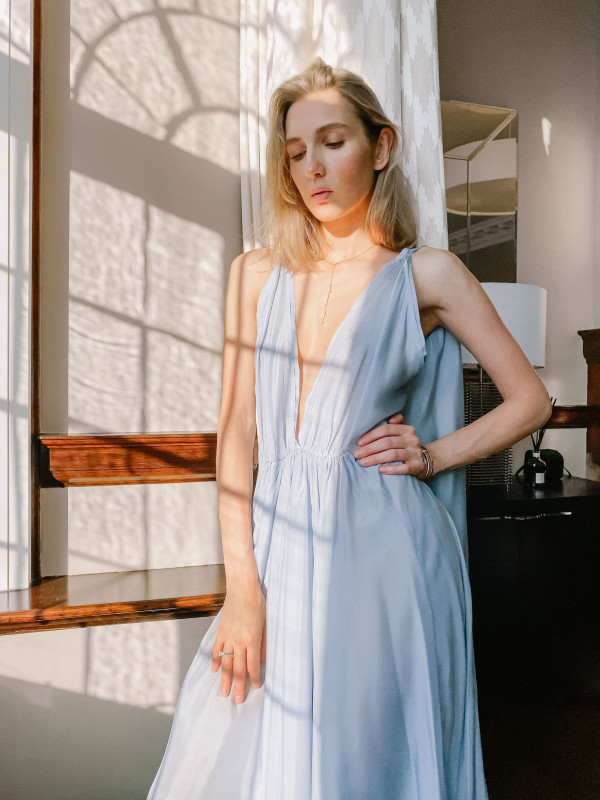 Воздушное платье и солнечный свет — все,